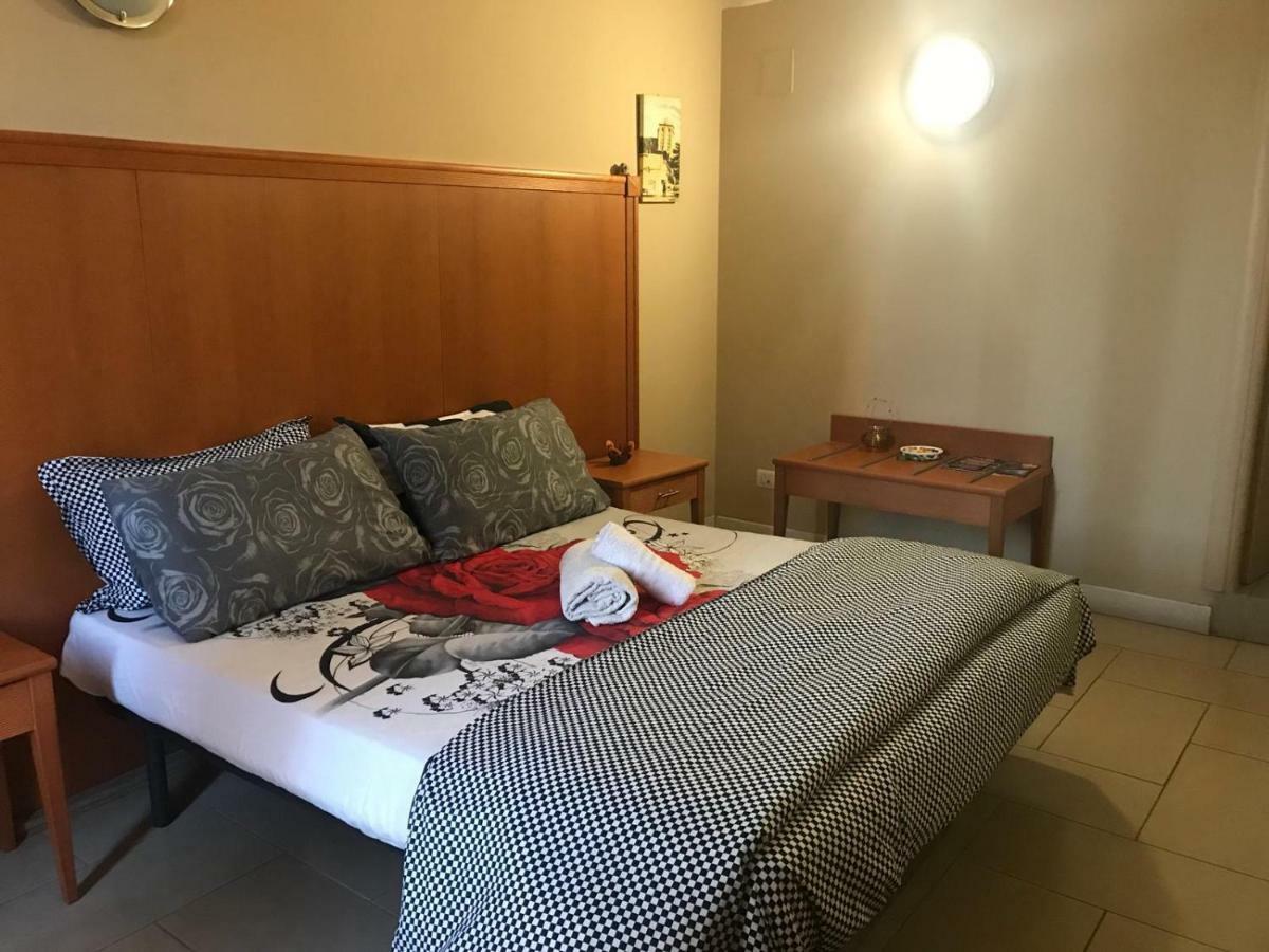 Bastiano'S Rooms Катанія Екстер'єр фото